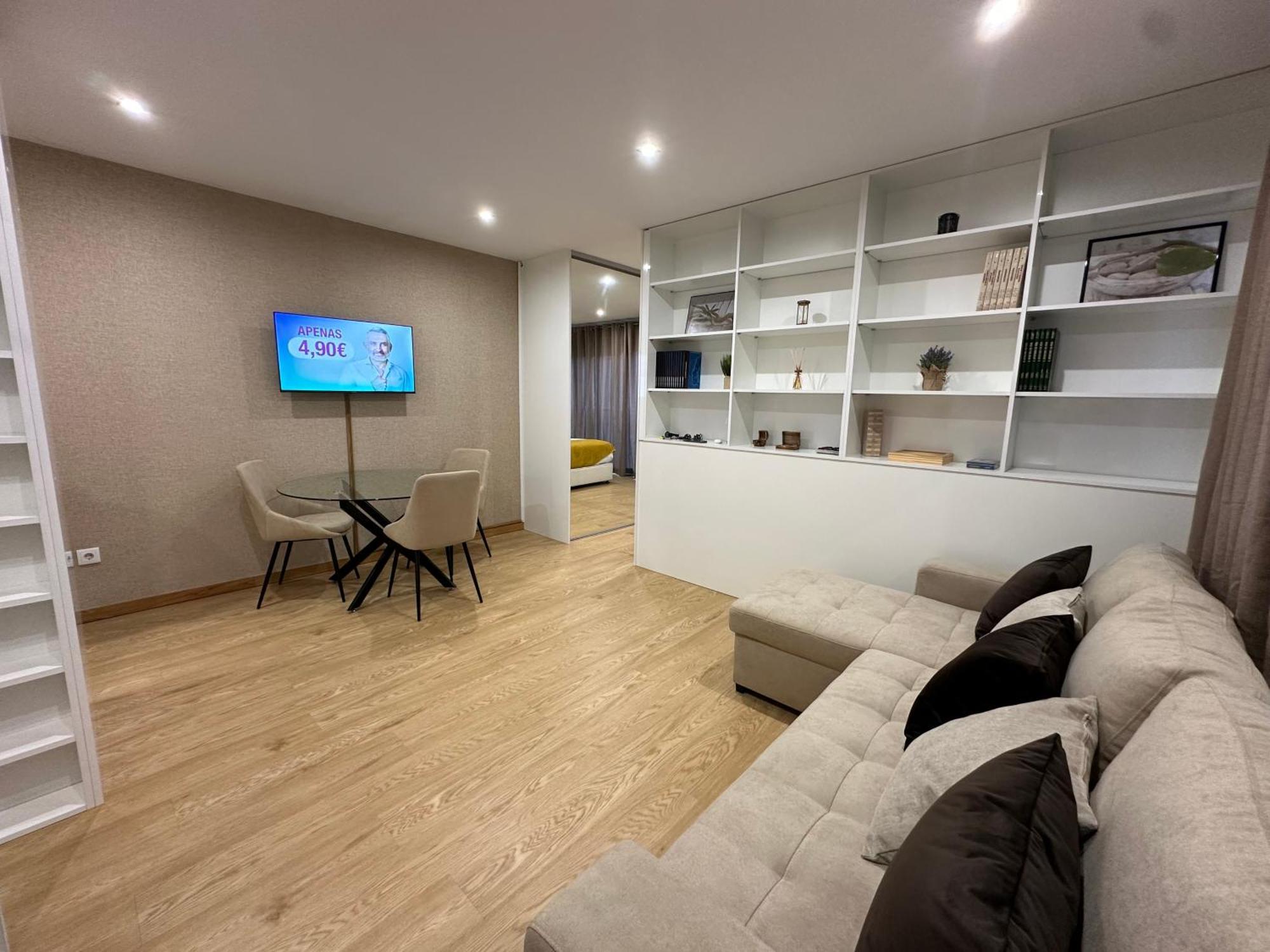 Living V Apartment